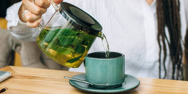 Schlank durch den Herbst: Diese Teesorten helfen beim Abnehmen