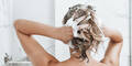 Achtung: Diesen Fehler machen fast alle beim Haare waschen