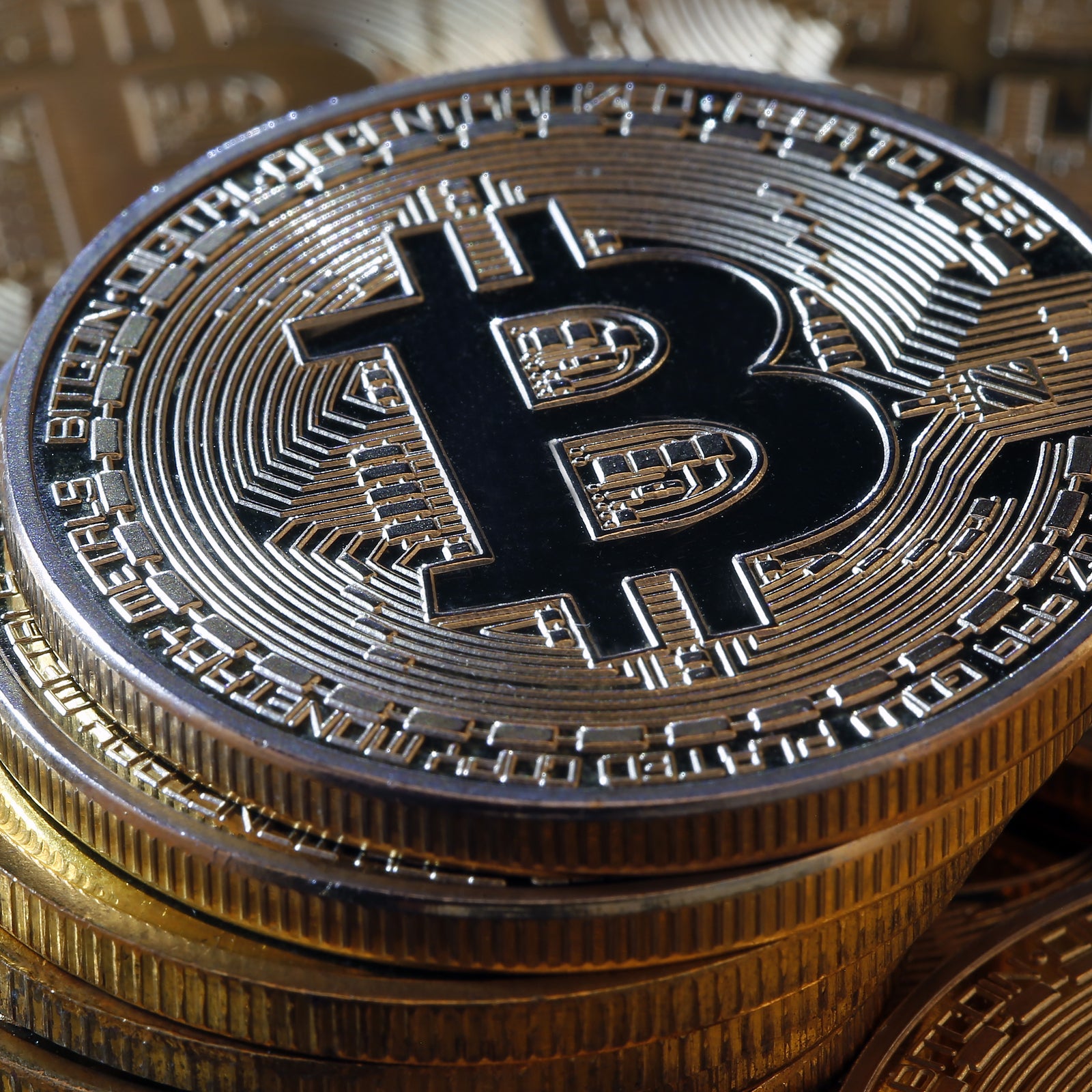 Bitcoin oder Aktien: Was ist das bessere Investment - Business-Live