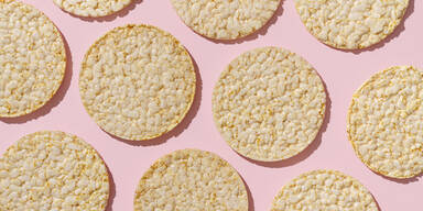 Gesunde Snacks? Von wegen! Schock-Testergebnisse bei Reis- & Maiswaffeln
