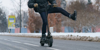 E-Scooter Rowdy Straße