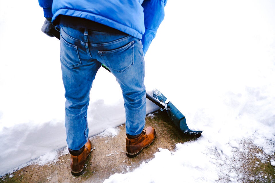 Vorsicht! Schneeschaufeln kann das Herzinfarkt-Risiko erhöhen