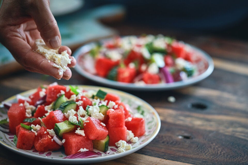 Dank überraschender Geheimzutat schmeckt der Wassermelonen-Feta-Salat viel besser