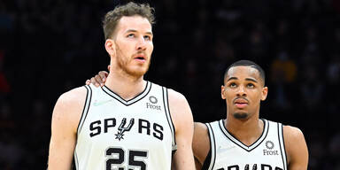 San Antonio Spurs Jakob Pöltl Dejontae Murray