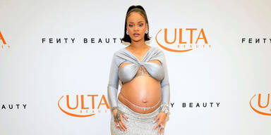 Ganz schön schwanger: Rihanna bringt Mommy-Linie heraus