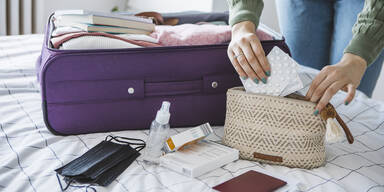 Reiseapotheke: Was unbedingt mit in den Urlaub muss – mit Checkliste
