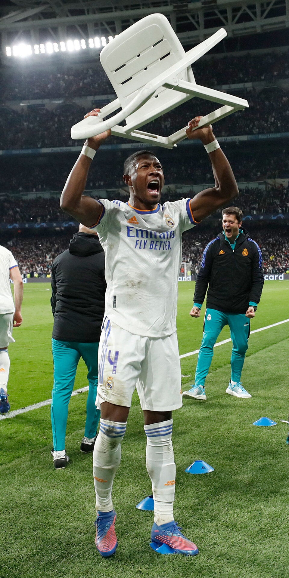 David Alabas legendärer Klappstuhl-Jubel