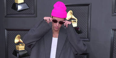 Die Outfit-Flops der  Grammys 2022