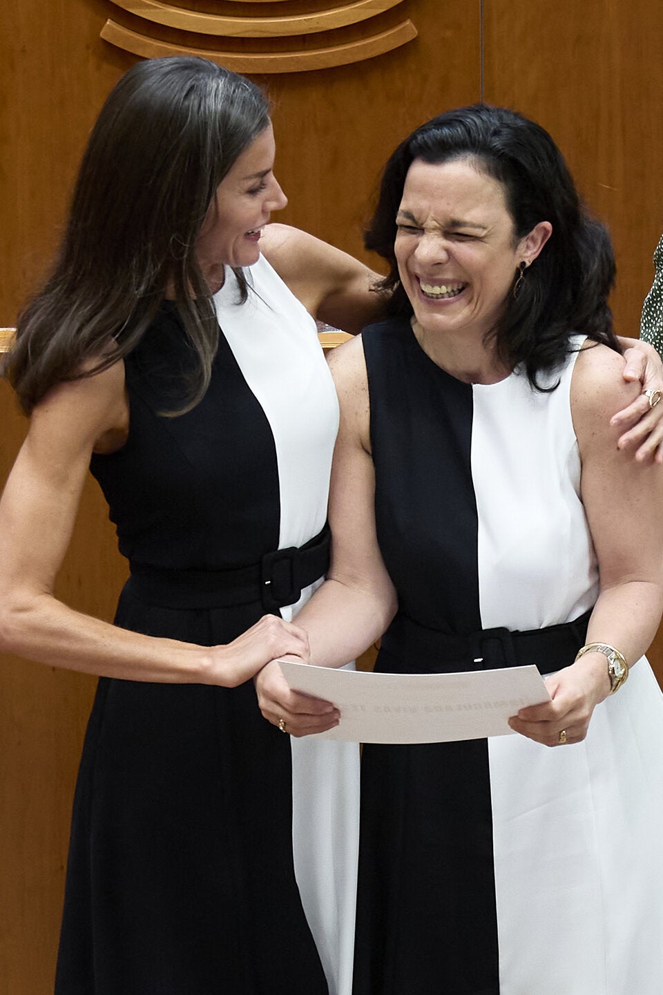 Preisträgerin trägt gleiches Kleid wie Königin Letizia