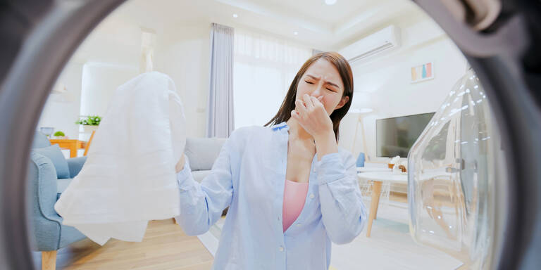 Wäsche riecht nach dem Waschen muffig? Das steckt dahinter