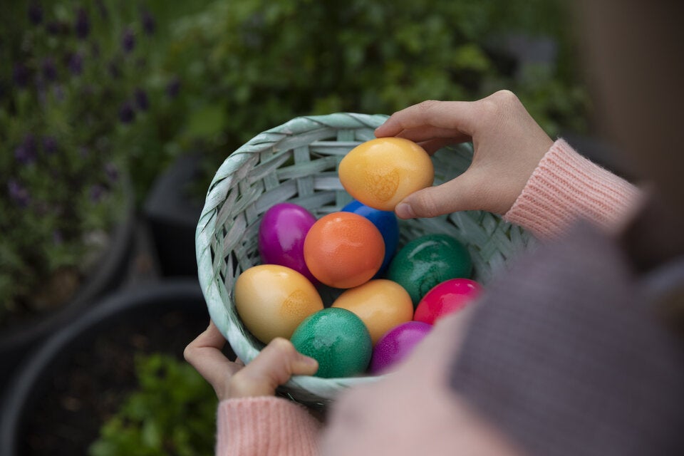 Ostern: Warum wir heutzutage bunte Eier suchen