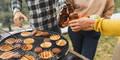 Achtung: Dieses beliebte Getränk sollten Sie beim Grillen weglassen!