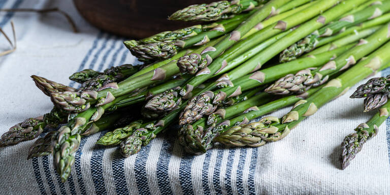 Genialer Frische-Trick: So bleibt Ihr Spargel wochenlang knackig