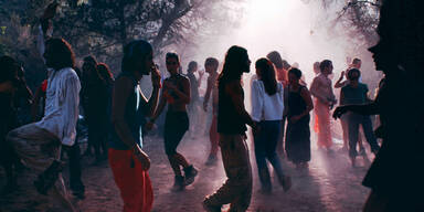 Polizei sprengt Drogen-Party mitten im Wald