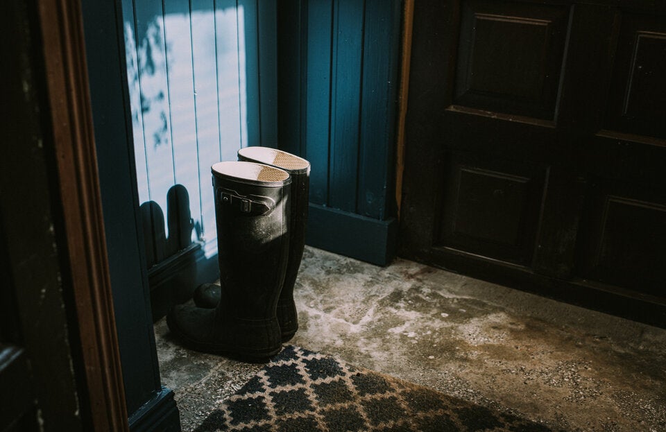 Winter, Schnee, Gatsch: Ist Schuhe abstellen im Stiegenhaus eigentlich erlaubt?