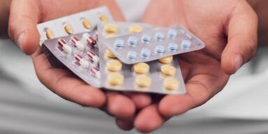 Achtung bei Antibiotika: Diese Alltagsgetränke können die Wirkung ausbremsen