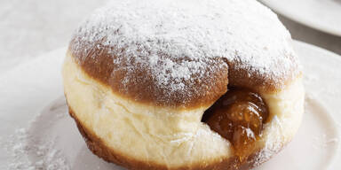 Krapfen mit Marmeladenfüllung