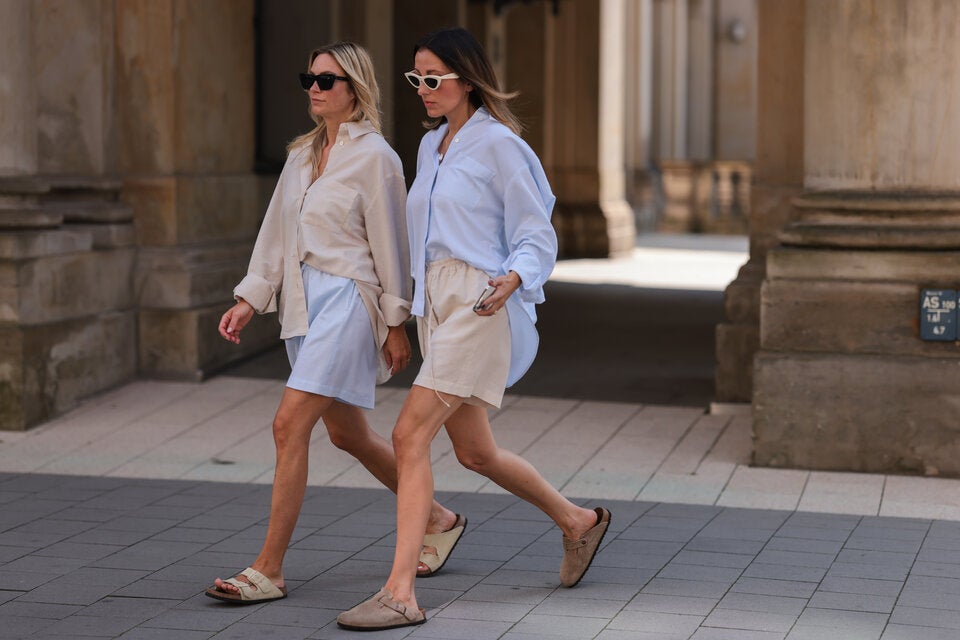 Stylisch trotz Hitze: Diese Materialien sorgen für einen kühlen Sommer