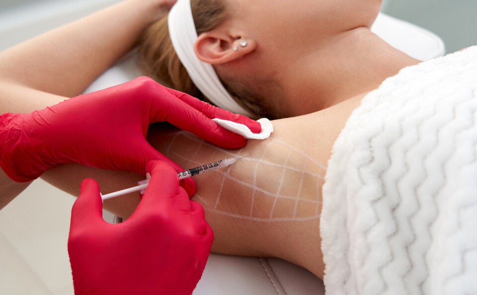 Medizinische Treatments legen unsere Achseln, Hände & Co. trocken.