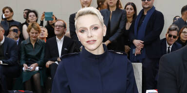 Charlène von Monaco strahlt bei Lieblings-Designer Akris