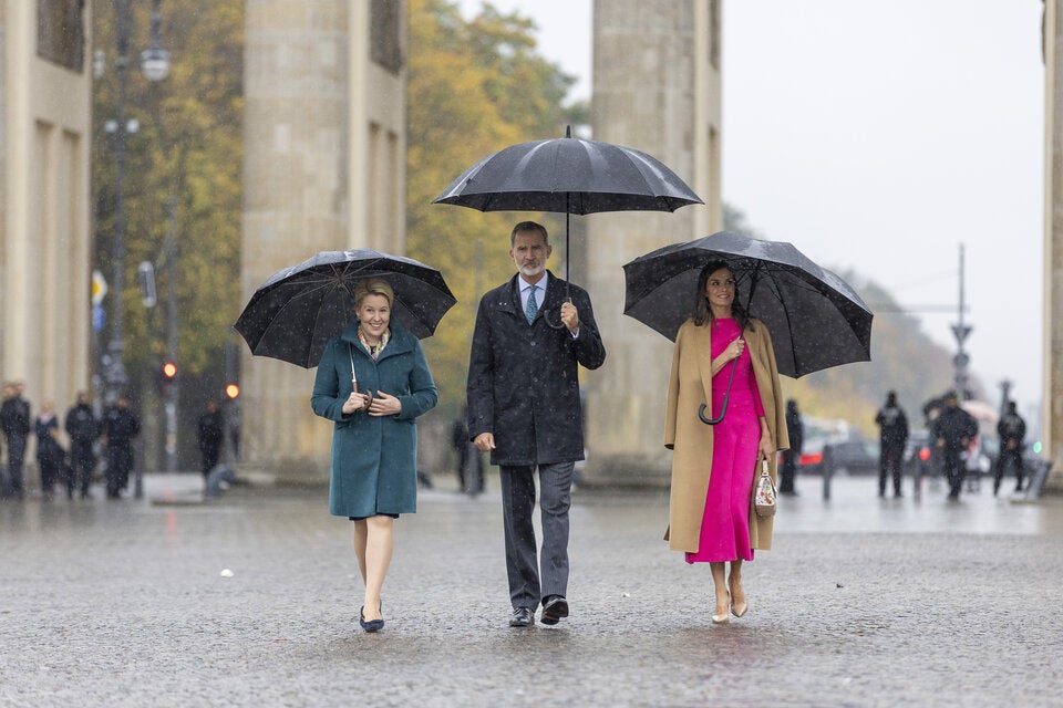 Letizia bekennt in Deutschland Farbe