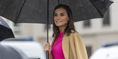 Letizia bekennt in Deutschland Farbe