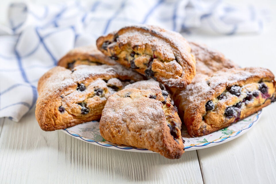 Ein Scone ist das beliebteste britische Gebäck, welches traditionell zur Tea Time gereicht wird.