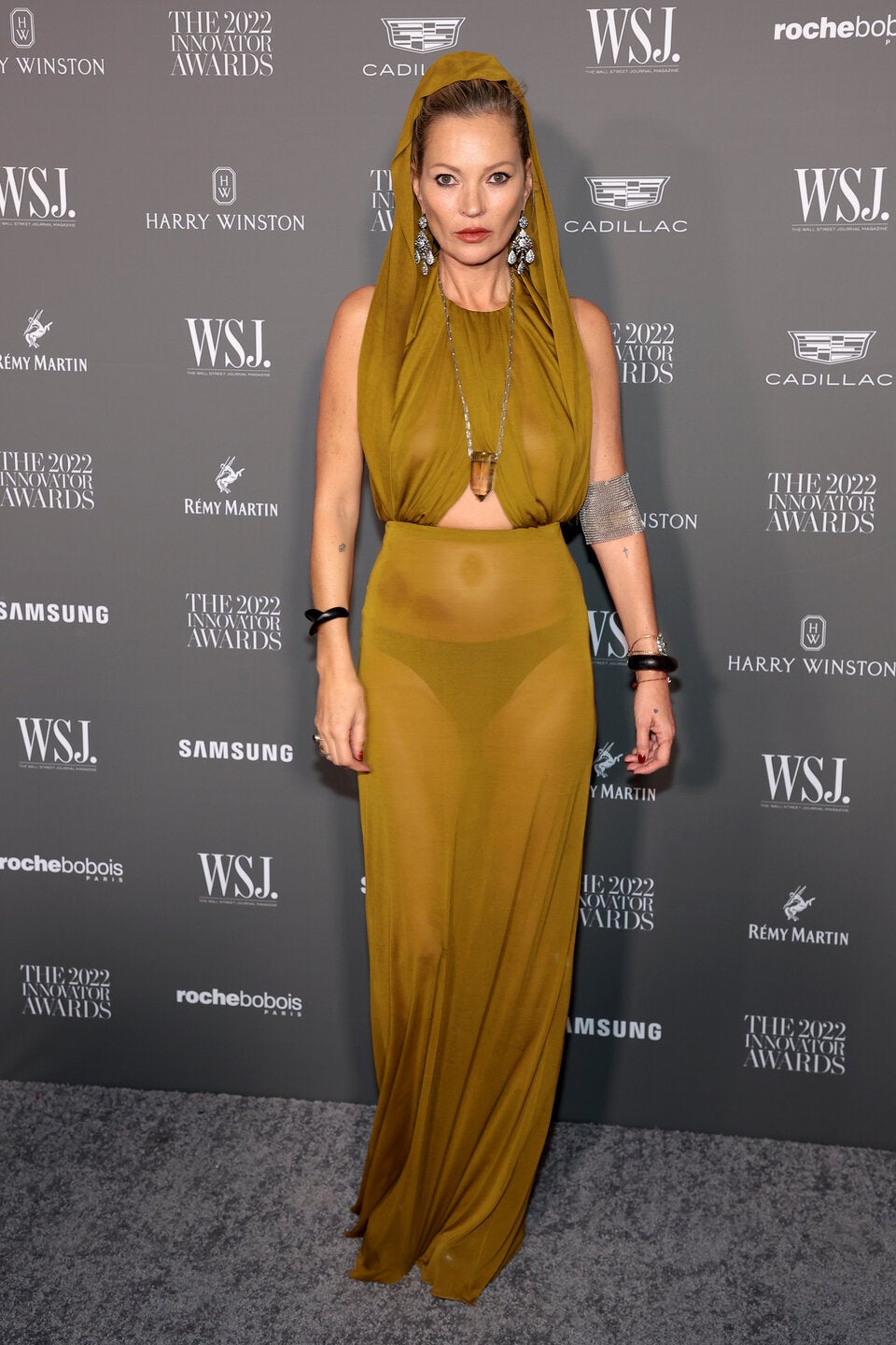 Kate Moss oben ohne am Red Carpet