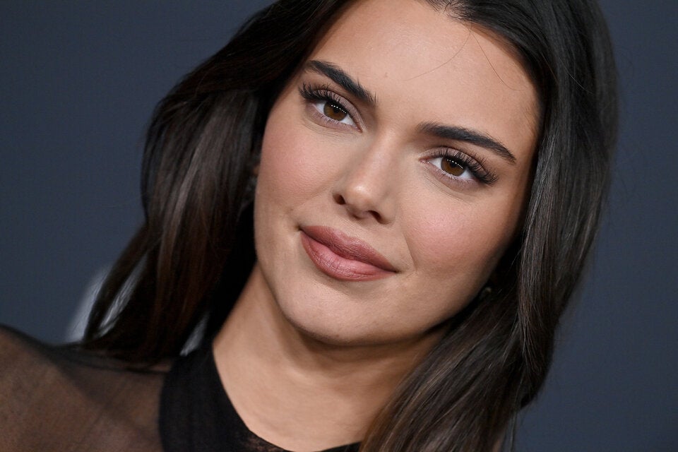 Dank Botox und dermatologischen Behandlungen ist Kendall Jenners Teint gleichmäßig