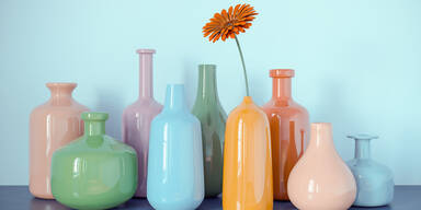 Ohne Schrubben: Mit diesen Tricks wird jede Blumenvase blitzblank