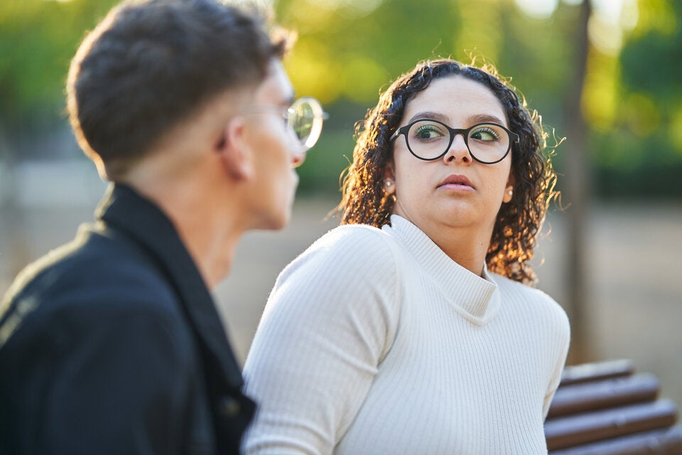 Emotionaler Overkill: So manipulativ ist der Dating-Trend Floodlighting