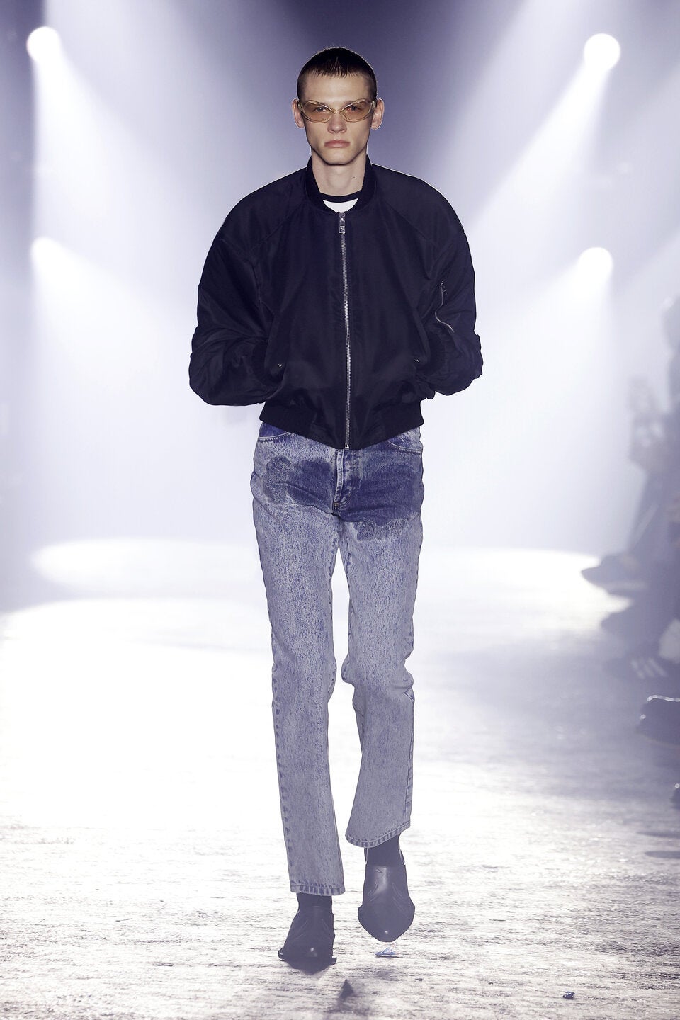 Neuer Trend? Riesen-Wirbel um Jeans mit Pipi-Flecken