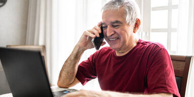 Senior überlistet Telefonbetrüger