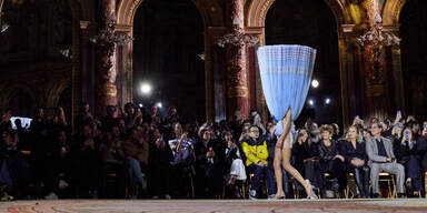 Viktor&Rolf stellt die Modewoche auf den Kopf