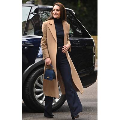 Edel im All-White-Look