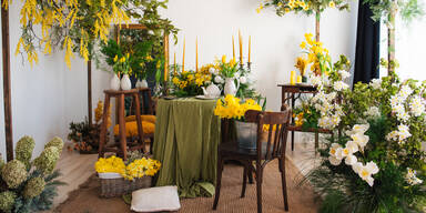 Osterdeko: Osterglocken als Blumenschmuck