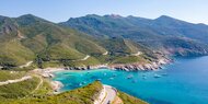 Korsika will mehr Urlauber & kauft selbst die Flugtickets