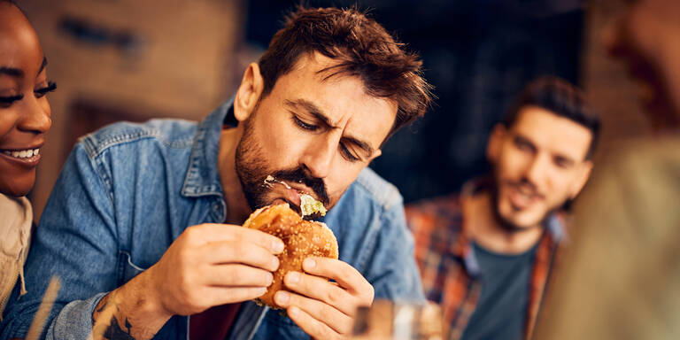 Wer zu dieser Uhrzeit isst, nimmt eher zu