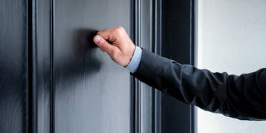 Warnung vor Bettlern.