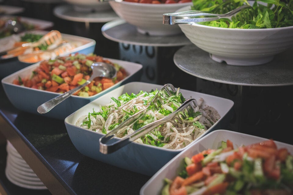 Hotelbuffet: Bei diesen Lebensmitteln droht Vergiftungsgefahr