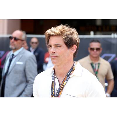 Kult-Sängerin Shirley Bassey (Goldfinger) beim Siegerteam