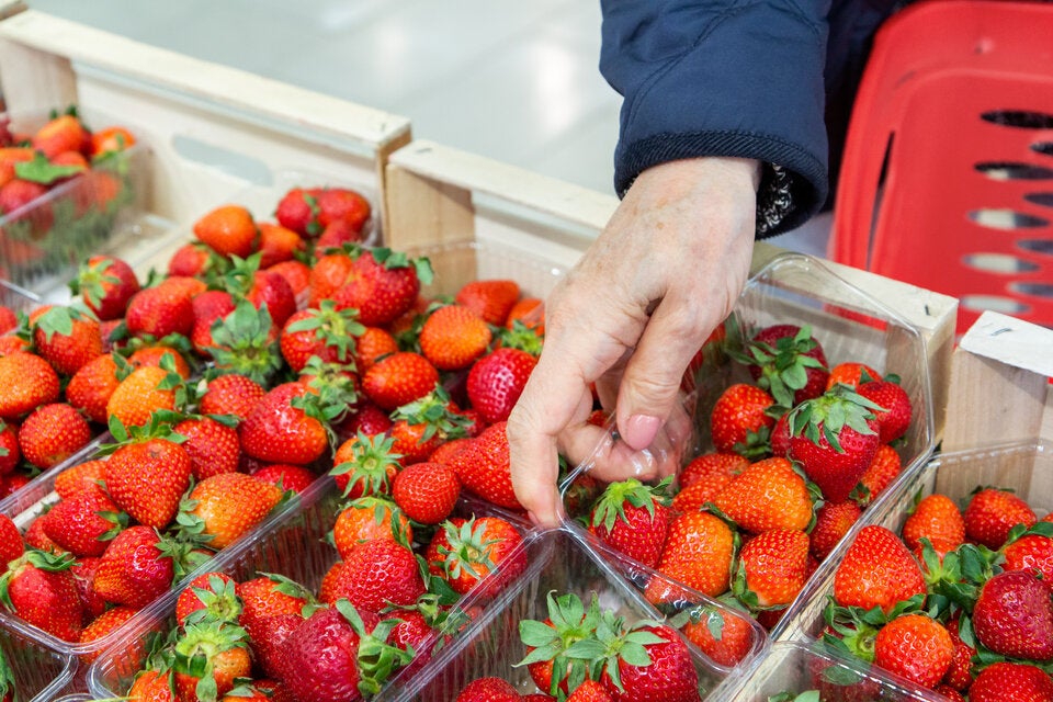 Nicht wegwerfen! Darum sollten Sie die Blätter von Erdbeeren mitessen