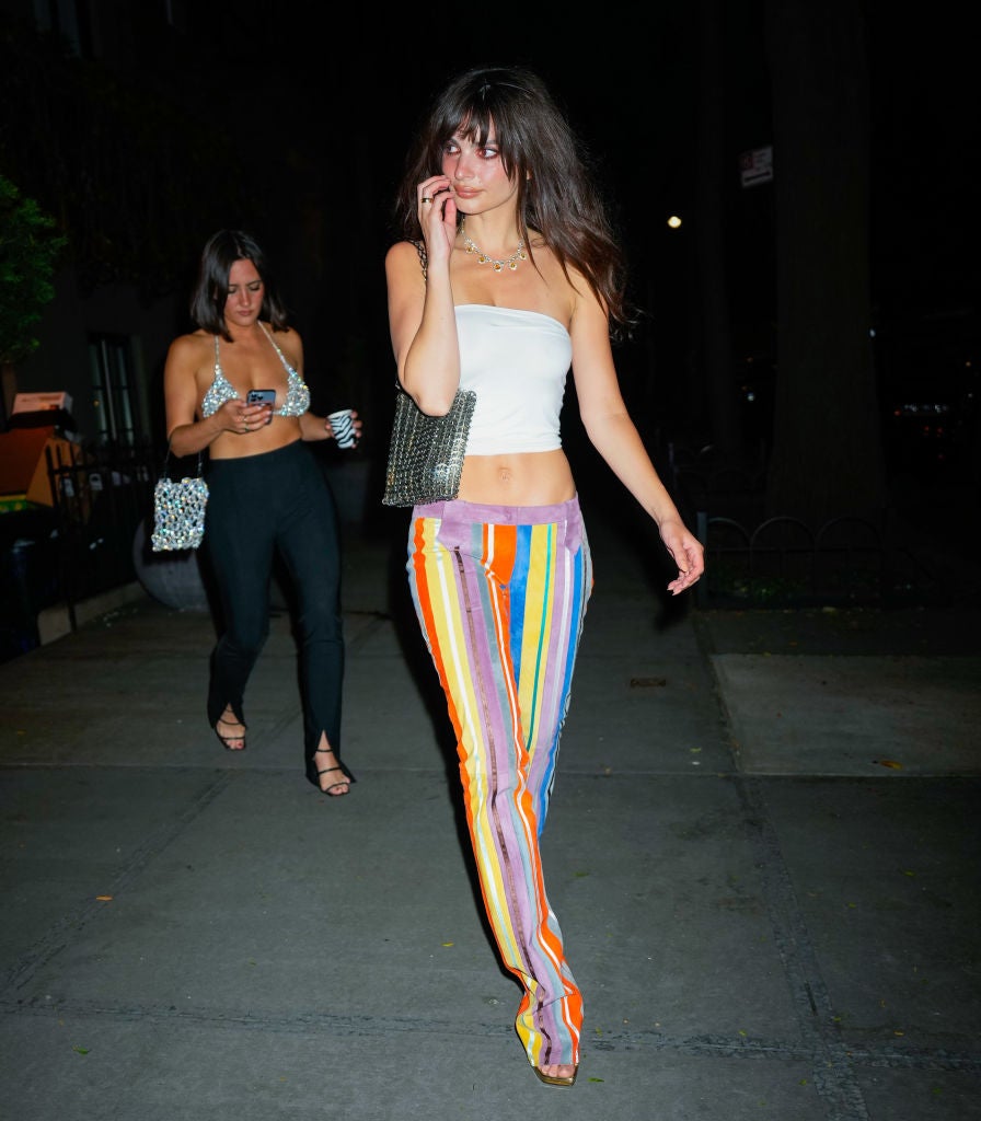 Emily Ratajkowski feiert Geburtstag - samt Sohn und sexy Lederkleid