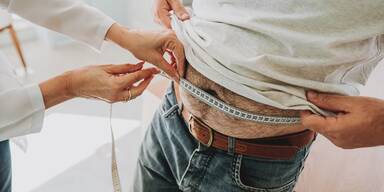 Studie zeigt: Viel Bauchfett lässt Ihr Gehirn schneller altern