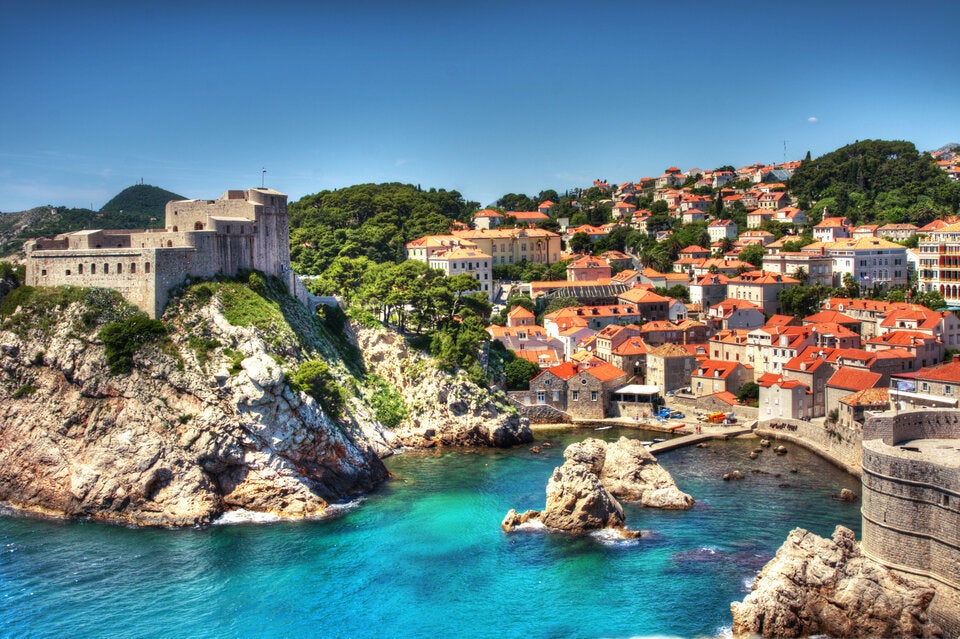 Die mächtigen Stadtmauern sind das Wahrzeichen der Dalmatien-Stadt Dubrovnik.