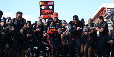 Formel 1 Red Bull Verstappen Perez Horner Silverstone