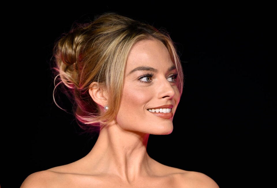 Auf Social Media wird heftig spekuliert ob sich Margot Robbie für den Barbie Film ästhetischen Eingriffen unterzog.