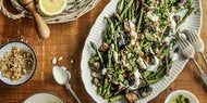 Starkoch Steffen Henssler verrät seine 3 besten Spargel-Rezepte