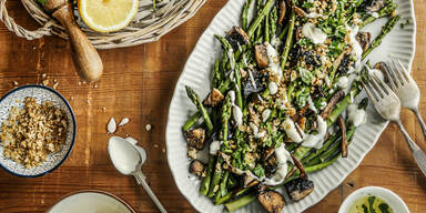 Starkoch Steffen Henssler verr&auml;t seine 3 besten Spargel-Rezepte