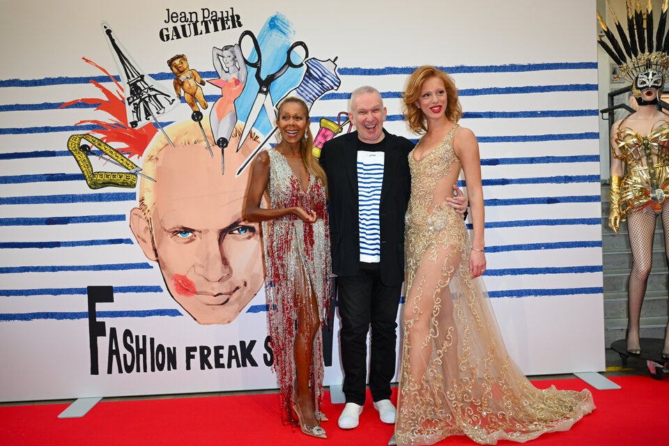 Jean Paul Gaultier mit Angela Ermakova und Anna Ermakova